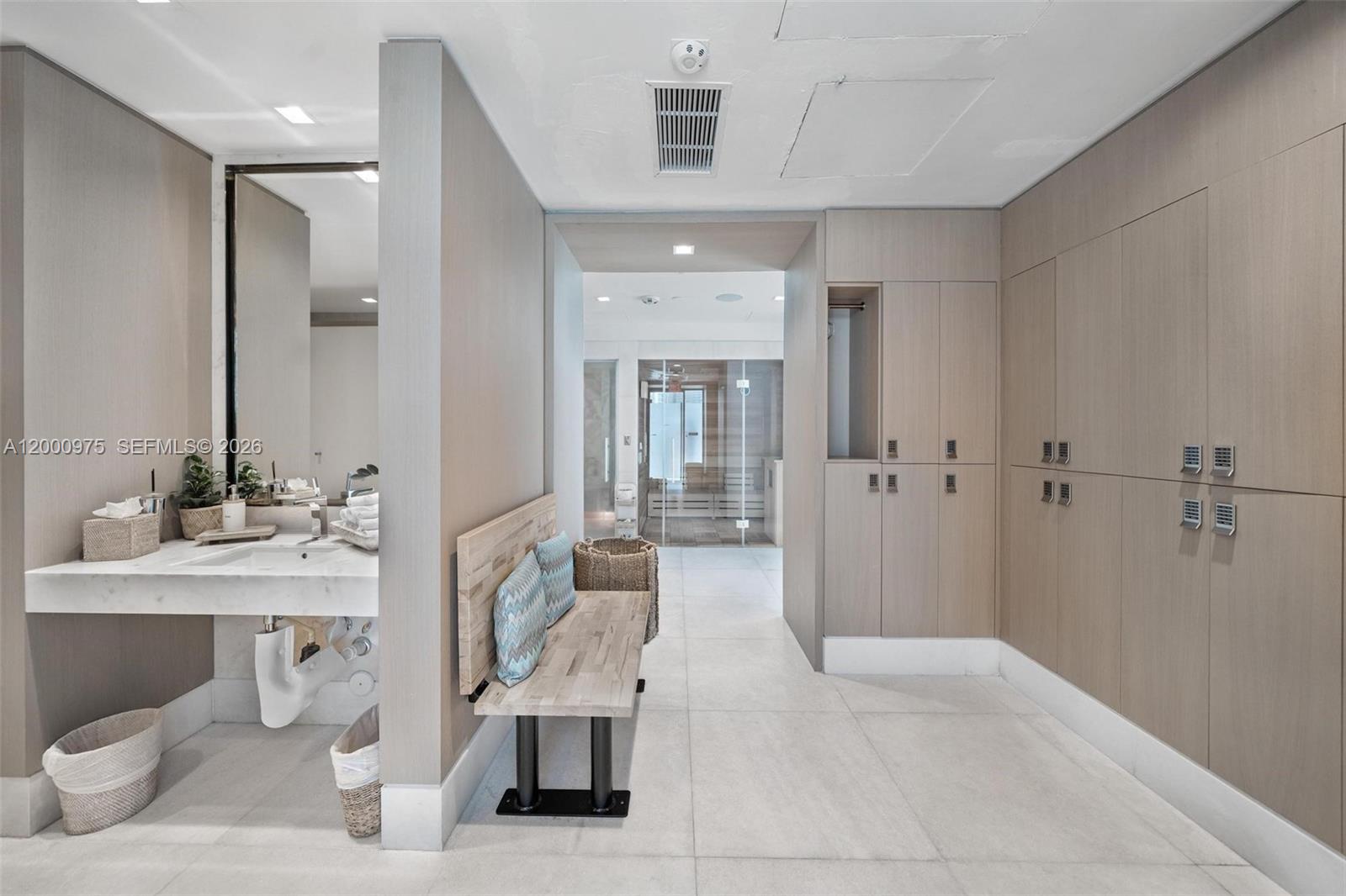 ESCOTTONIA PARK - Residential Lease