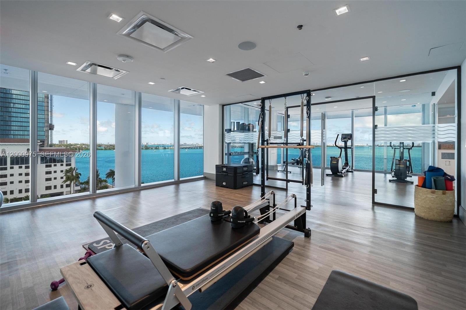 ESCOTTONIA PARK - Residential Lease