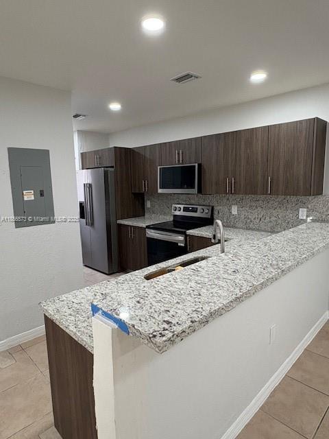 3 bedroom 2 bath duplex with new kitchen and granite counter tops. Recently renovated. Property has Central Air, Range microwave and washer dryer hookup. Primary bedroom has its own bathroom. Property is tiled throughout.
