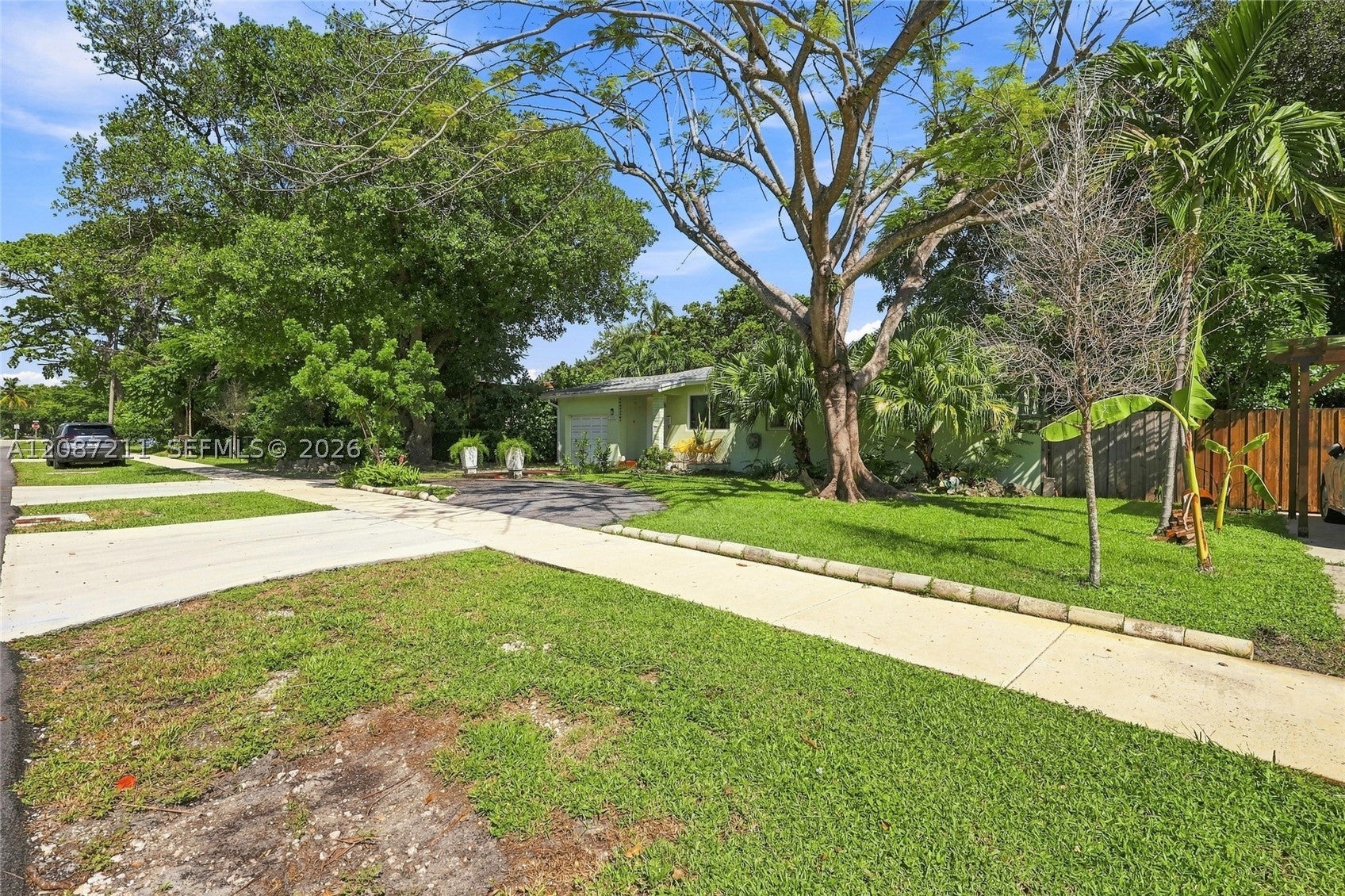 1055 NE 121st St 1055