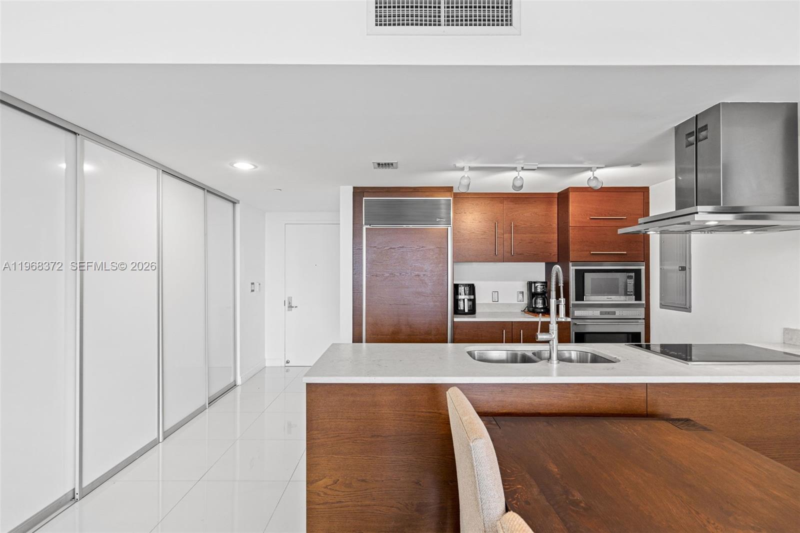 495 Brickell Ave 905