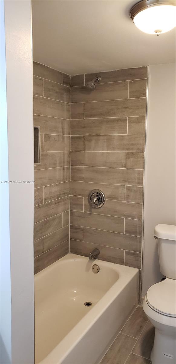 PLAZA OF AMERICAS CONDO - Residential Lease