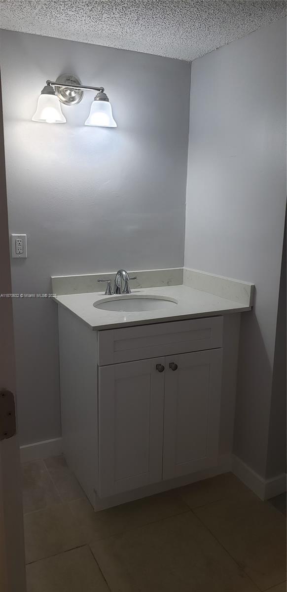 PLAZA OF AMERICAS CONDO - Residential Lease