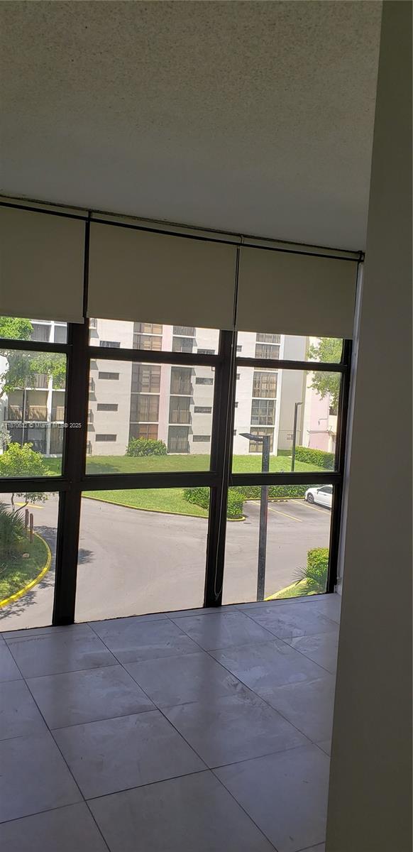 PLAZA OF AMERICAS CONDO - Residential Lease