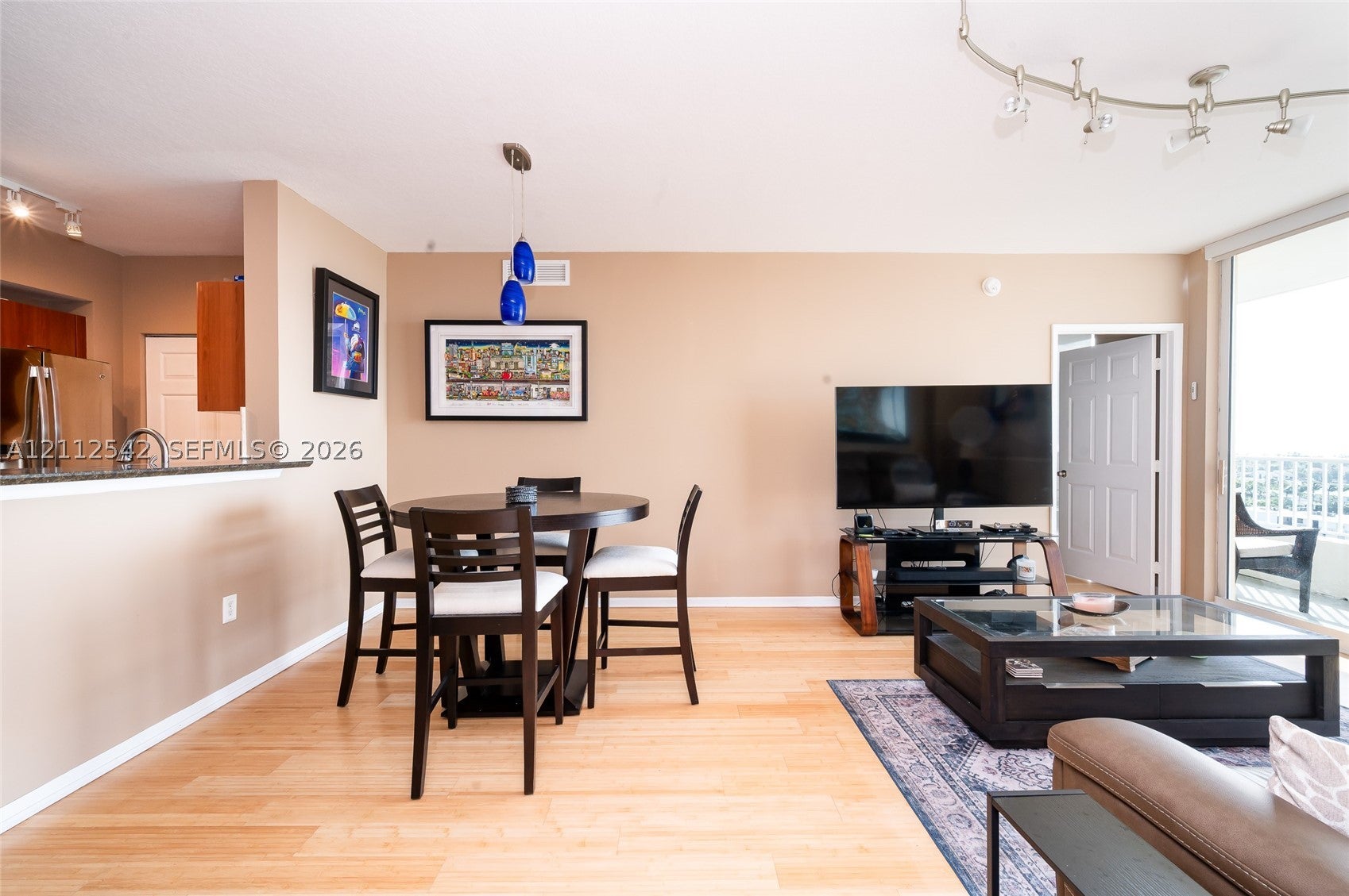 625 Casa Loma Blvd 1104