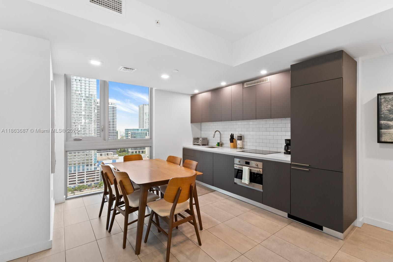 227 NE 2nd St 2202