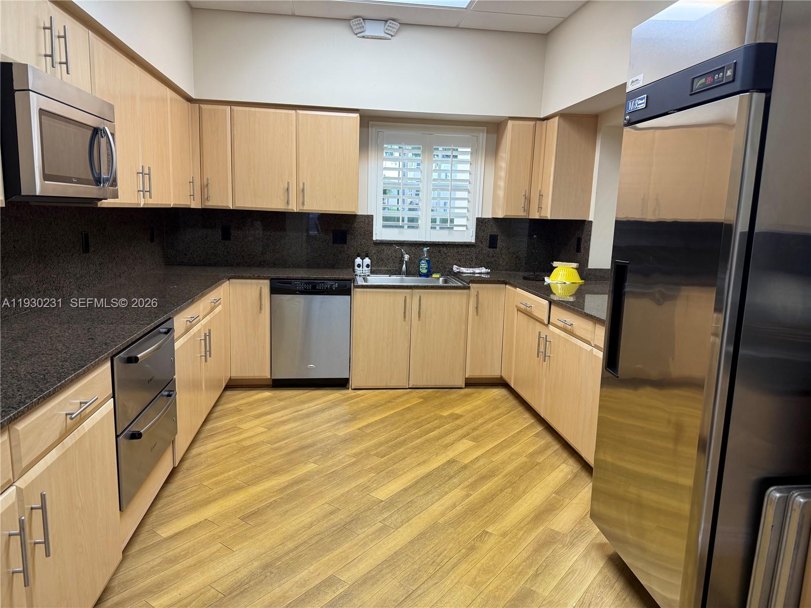 COLONIAL CLUB CONDO SEC 1 - Residential