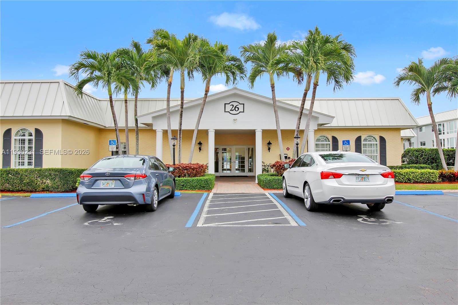 COLONIAL CLUB CONDO SEC 1 - Residential