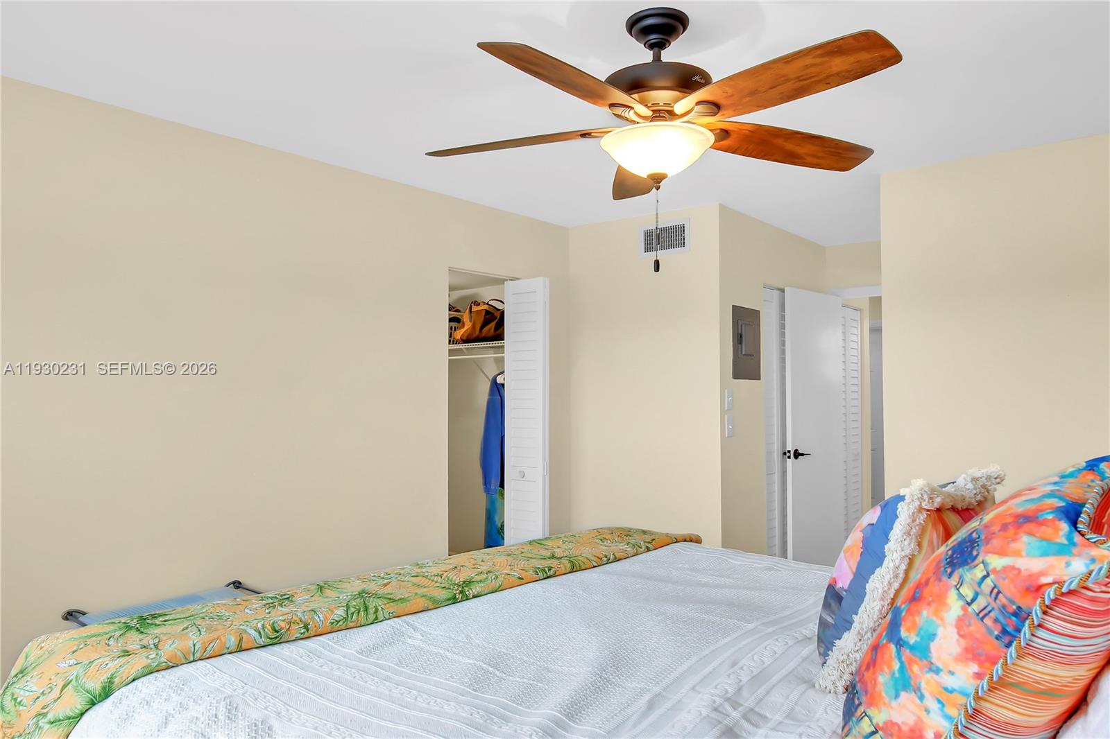 COLONIAL CLUB CONDO SEC 1 - Residential