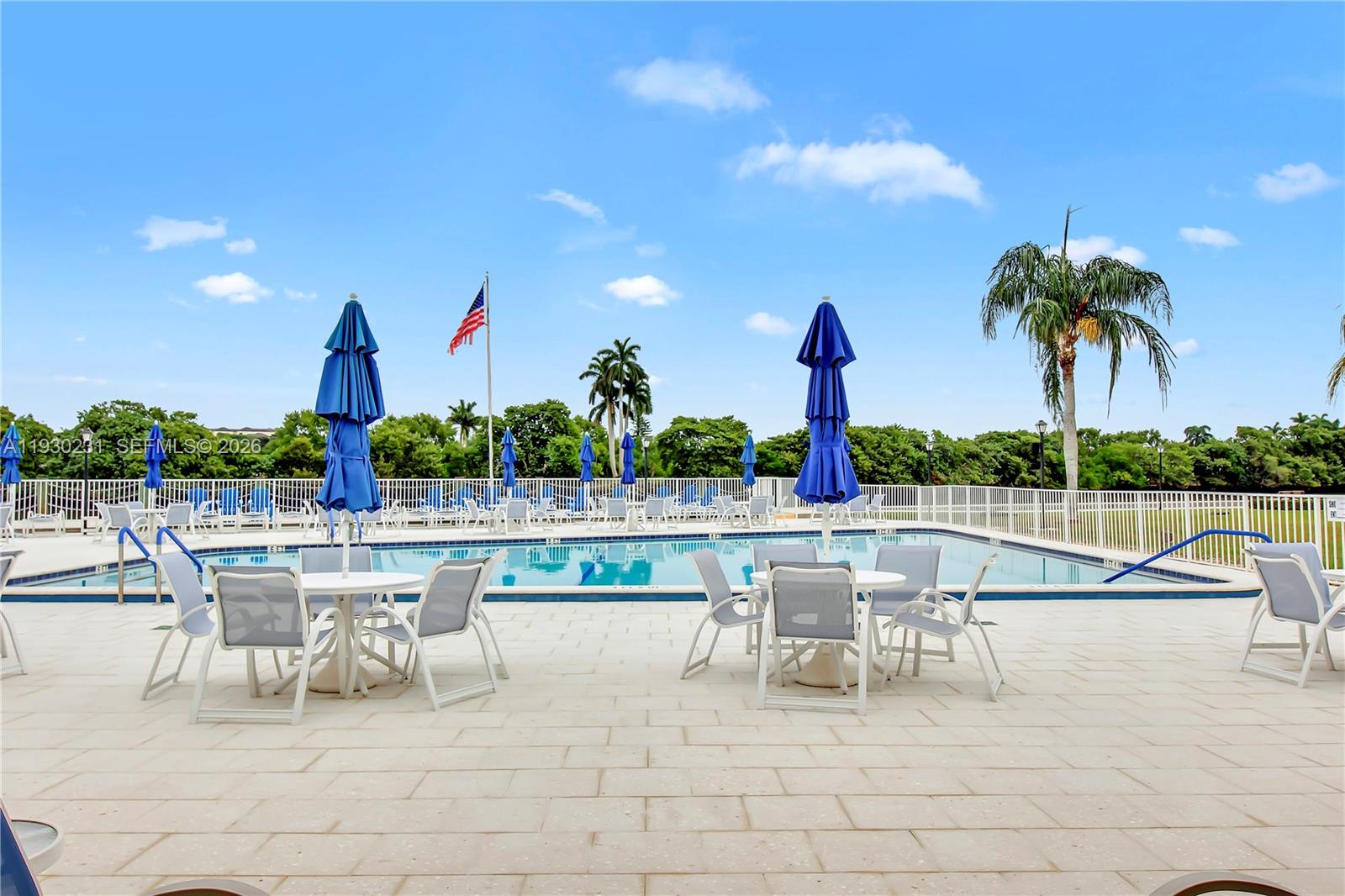 COLONIAL CLUB CONDO SEC 1 - Residential