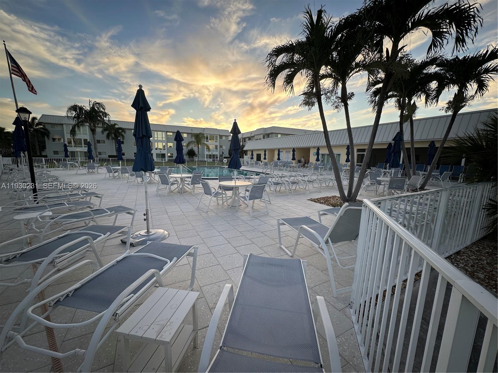 COLONIAL CLUB CONDO SEC 1 - Residential