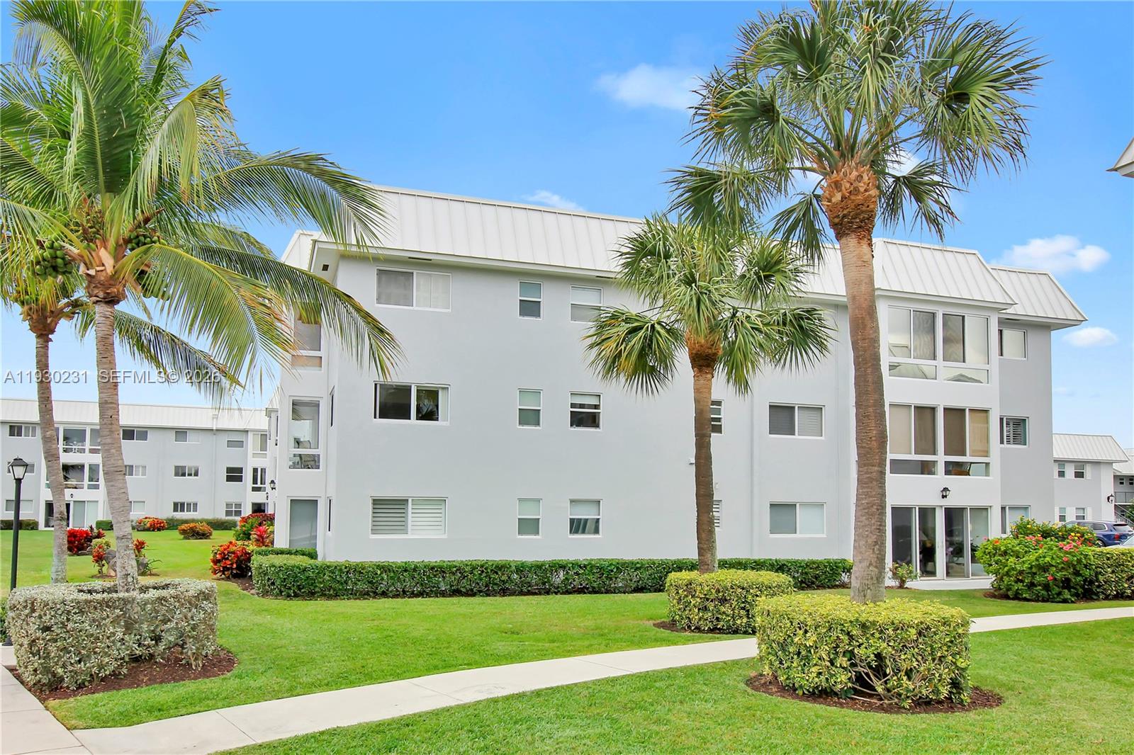 COLONIAL CLUB CONDO SEC 1 - Residential