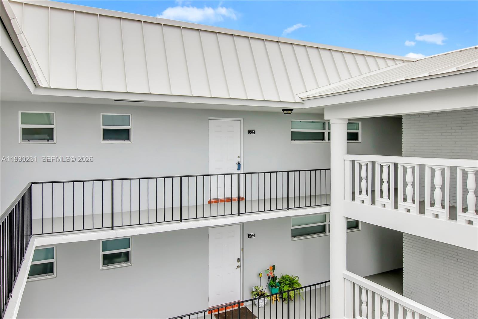 COLONIAL CLUB CONDO SEC 1 - Residential