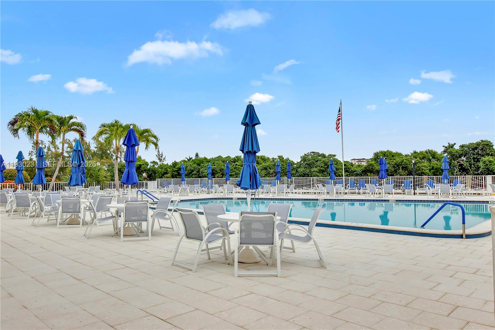 COLONIAL CLUB CONDO SEC 1 - Residential