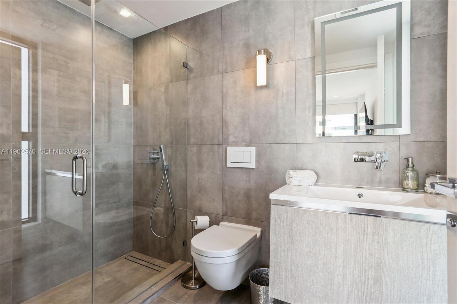 ISLE OF NORMANDY MIAMI VI - Residential