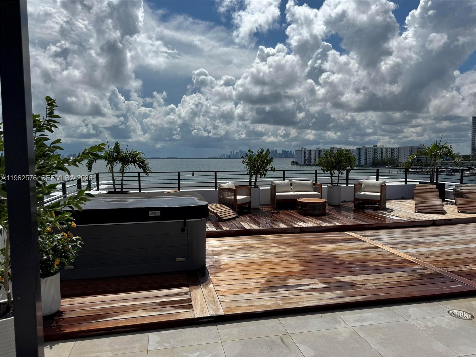 ISLE OF NORMANDY MIAMI VI - Residential