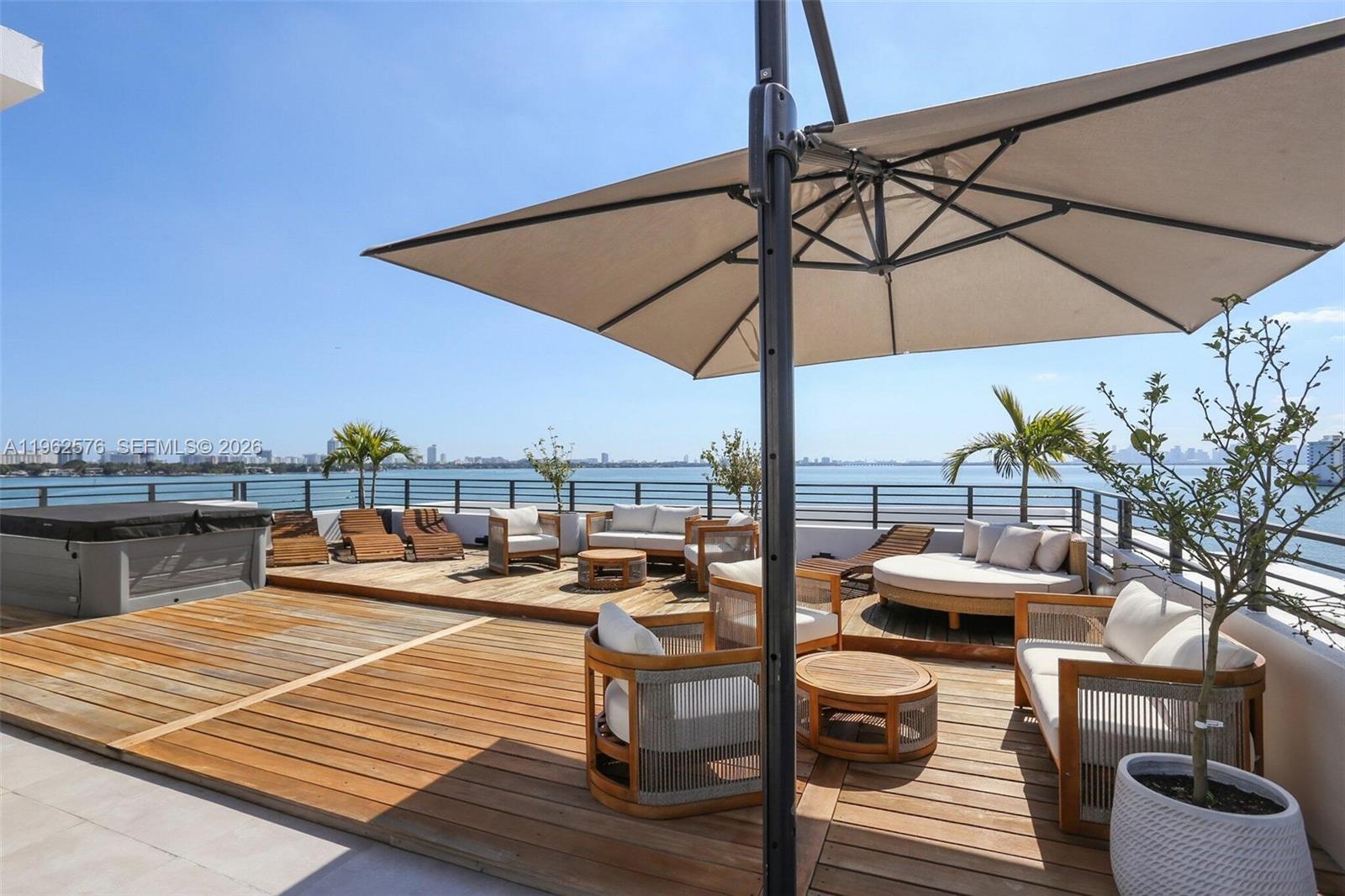 ISLE OF NORMANDY MIAMI VI - Residential