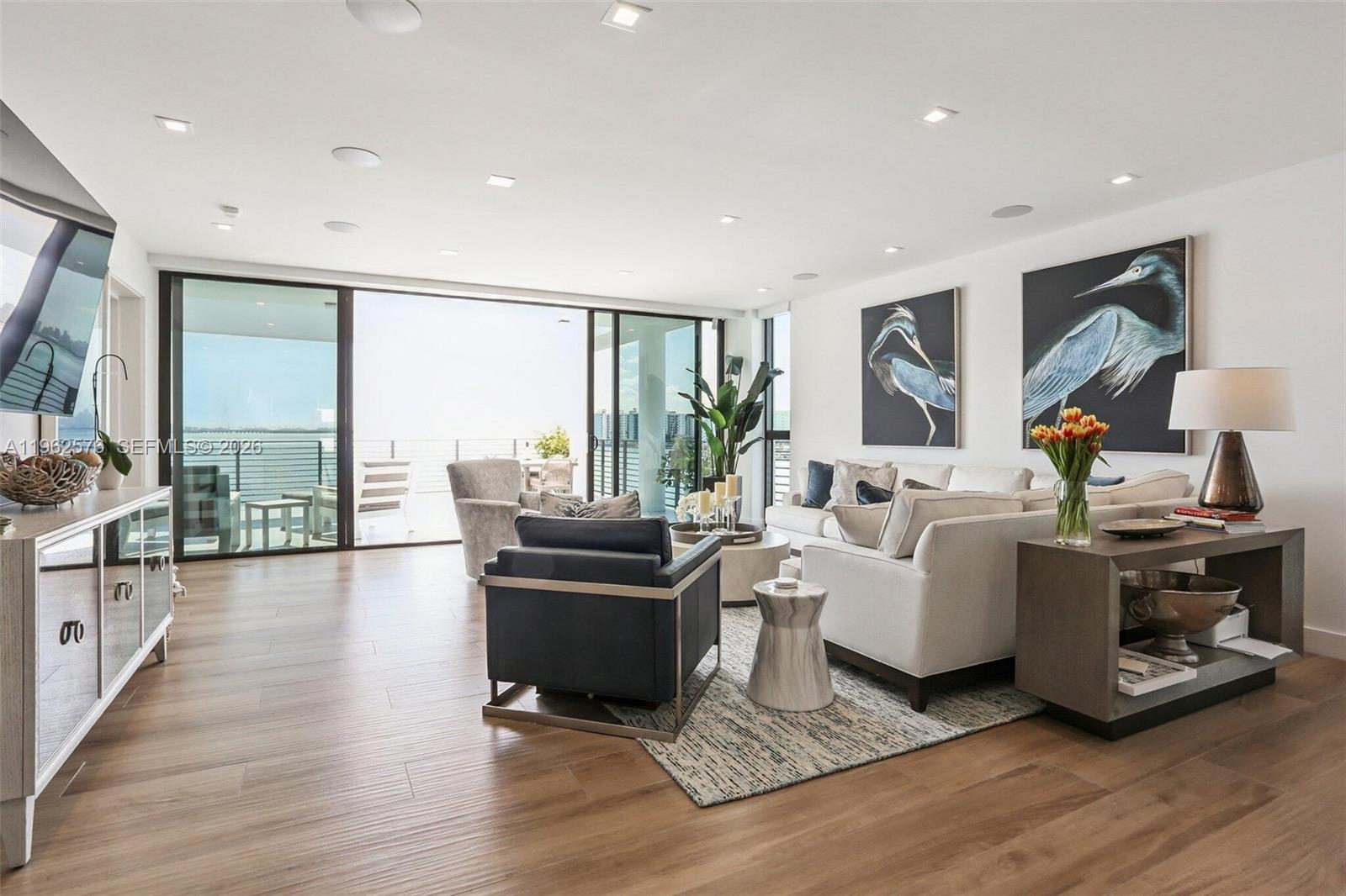 ISLE OF NORMANDY MIAMI VI - Residential