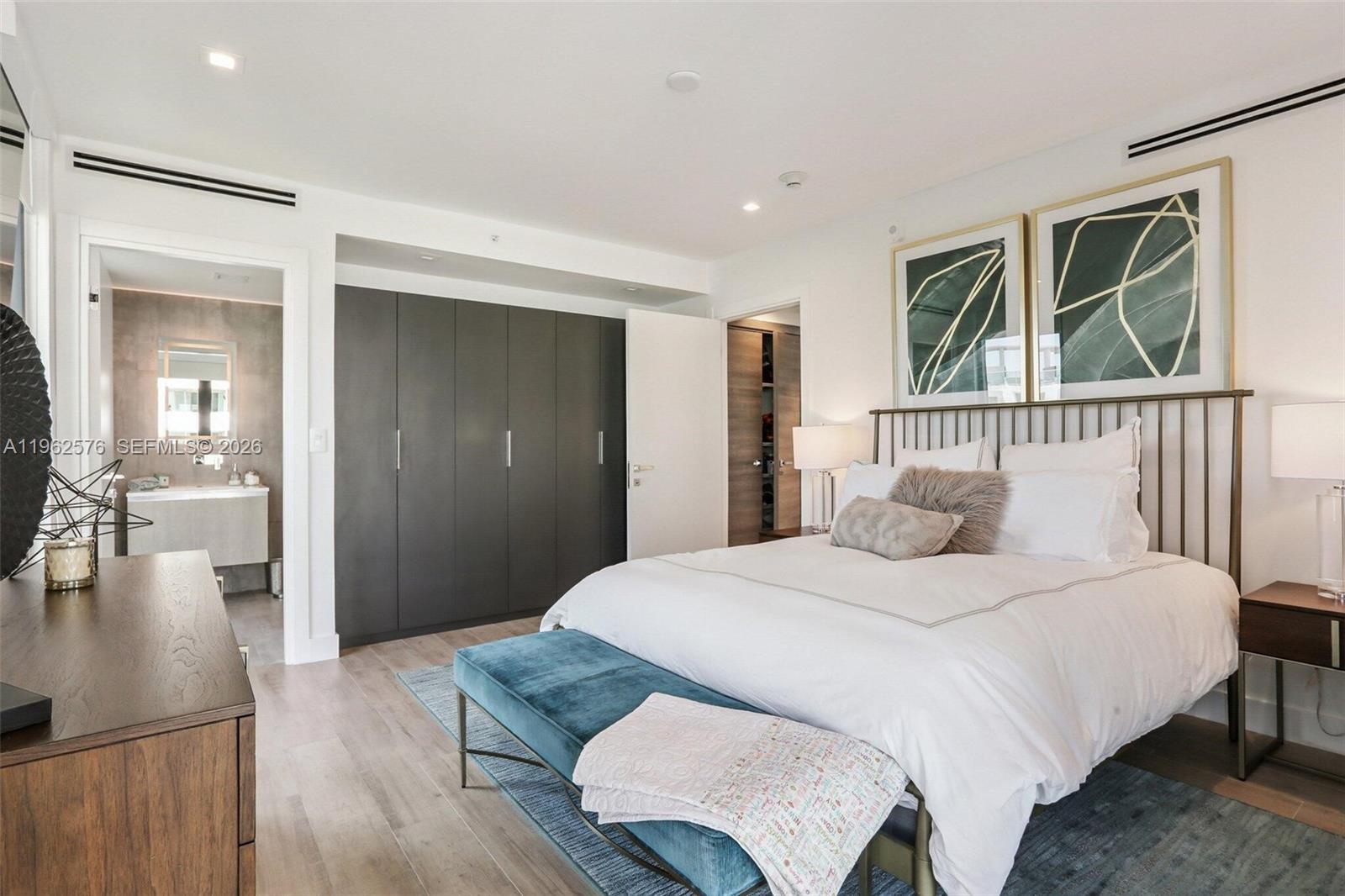 ISLE OF NORMANDY MIAMI VI - Residential