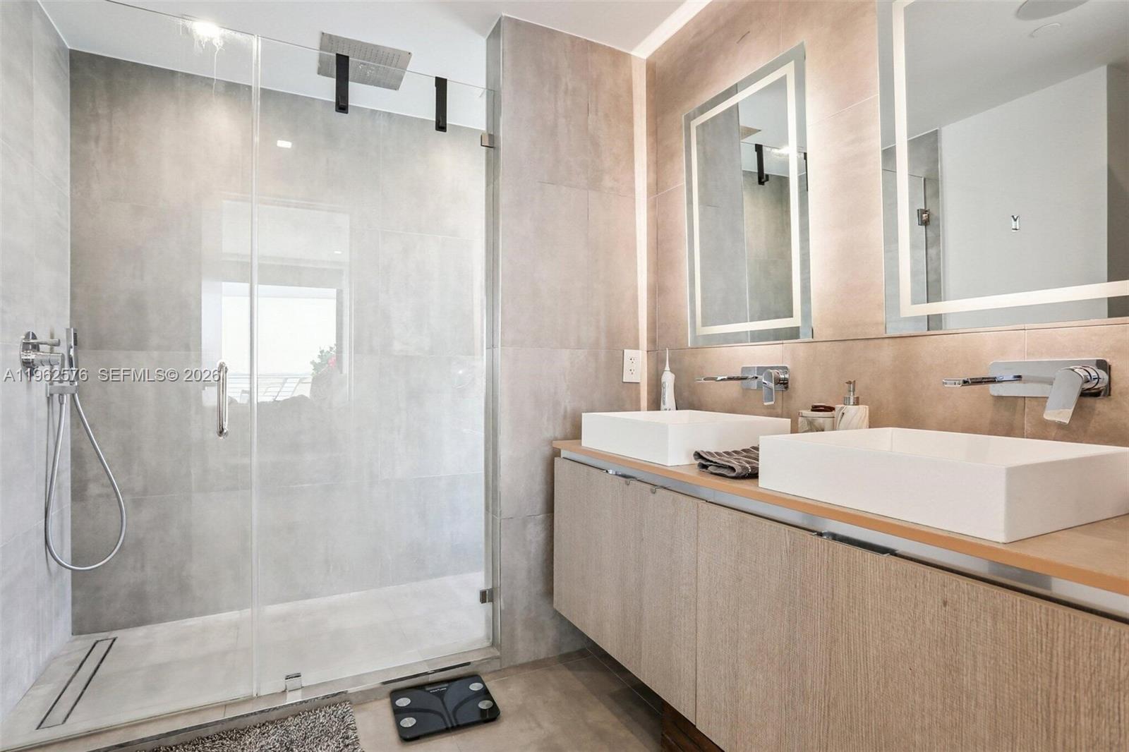 ISLE OF NORMANDY MIAMI VI - Residential