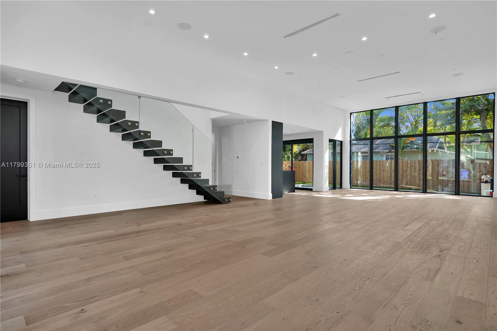 30 NE 50th St