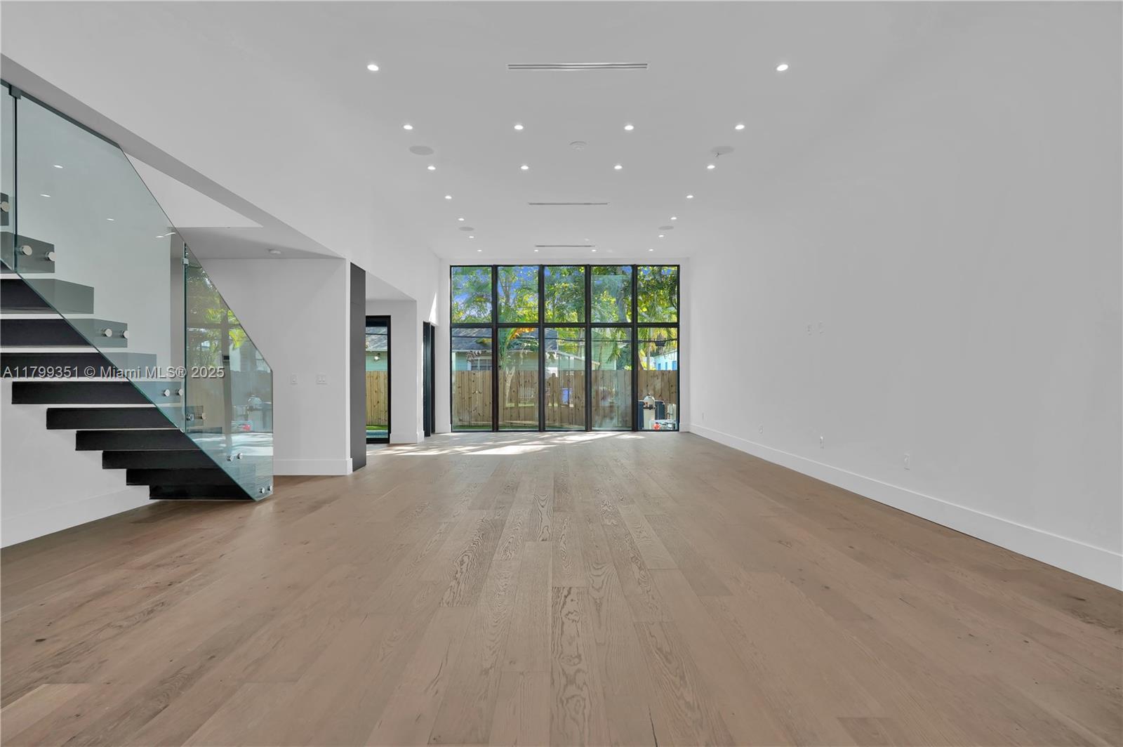 30 NE 50th St