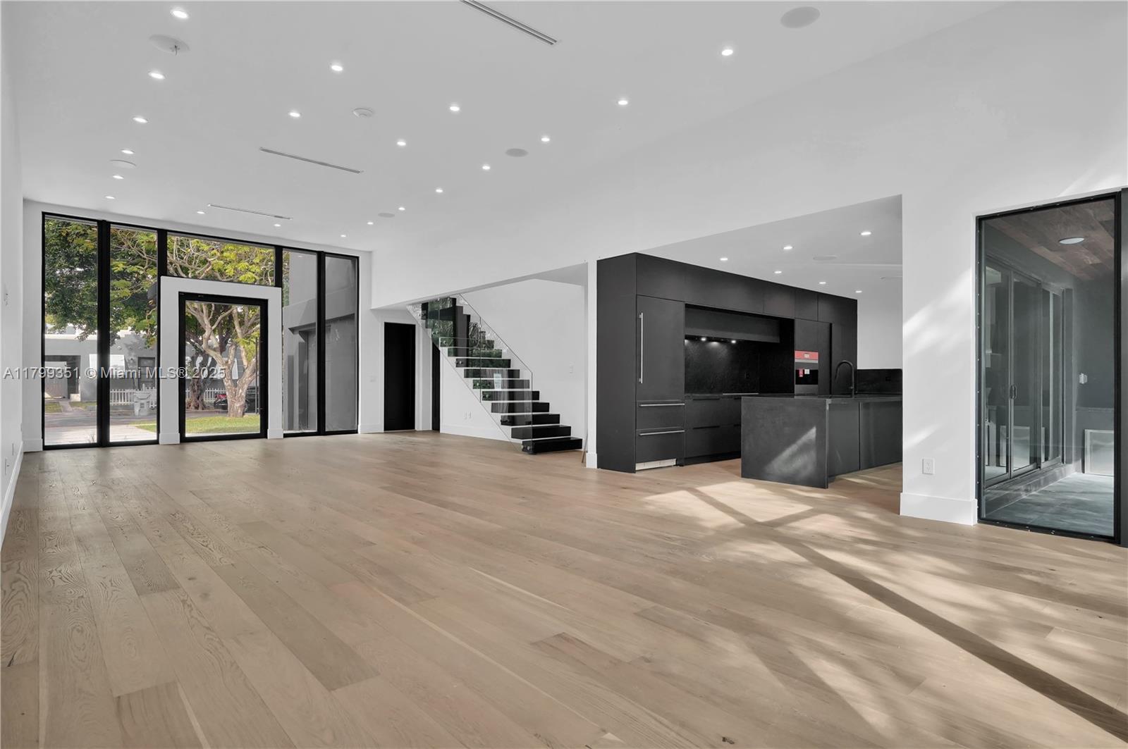30 NE 50th St