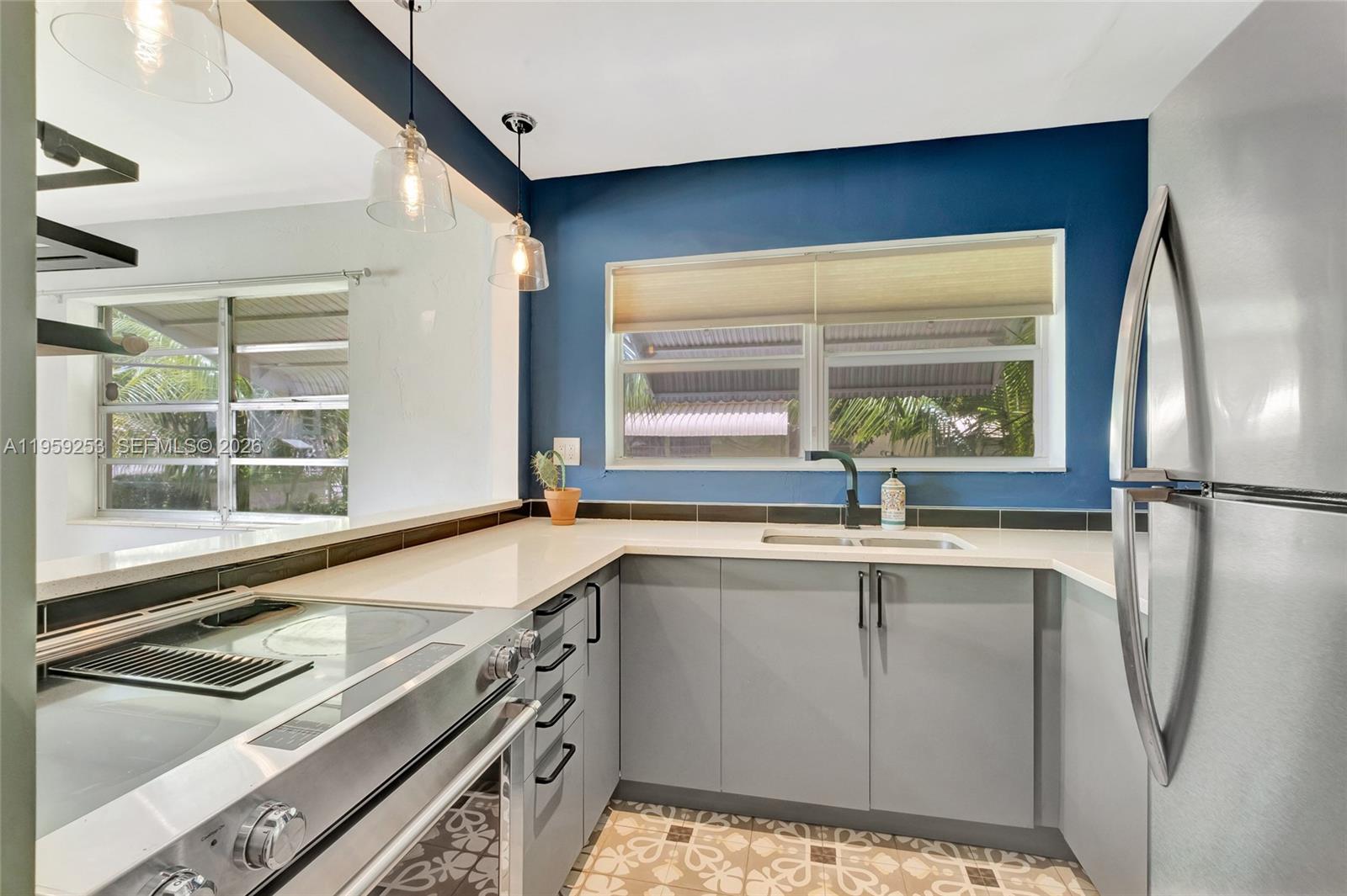 HOLLYWOOD - Residential Lease