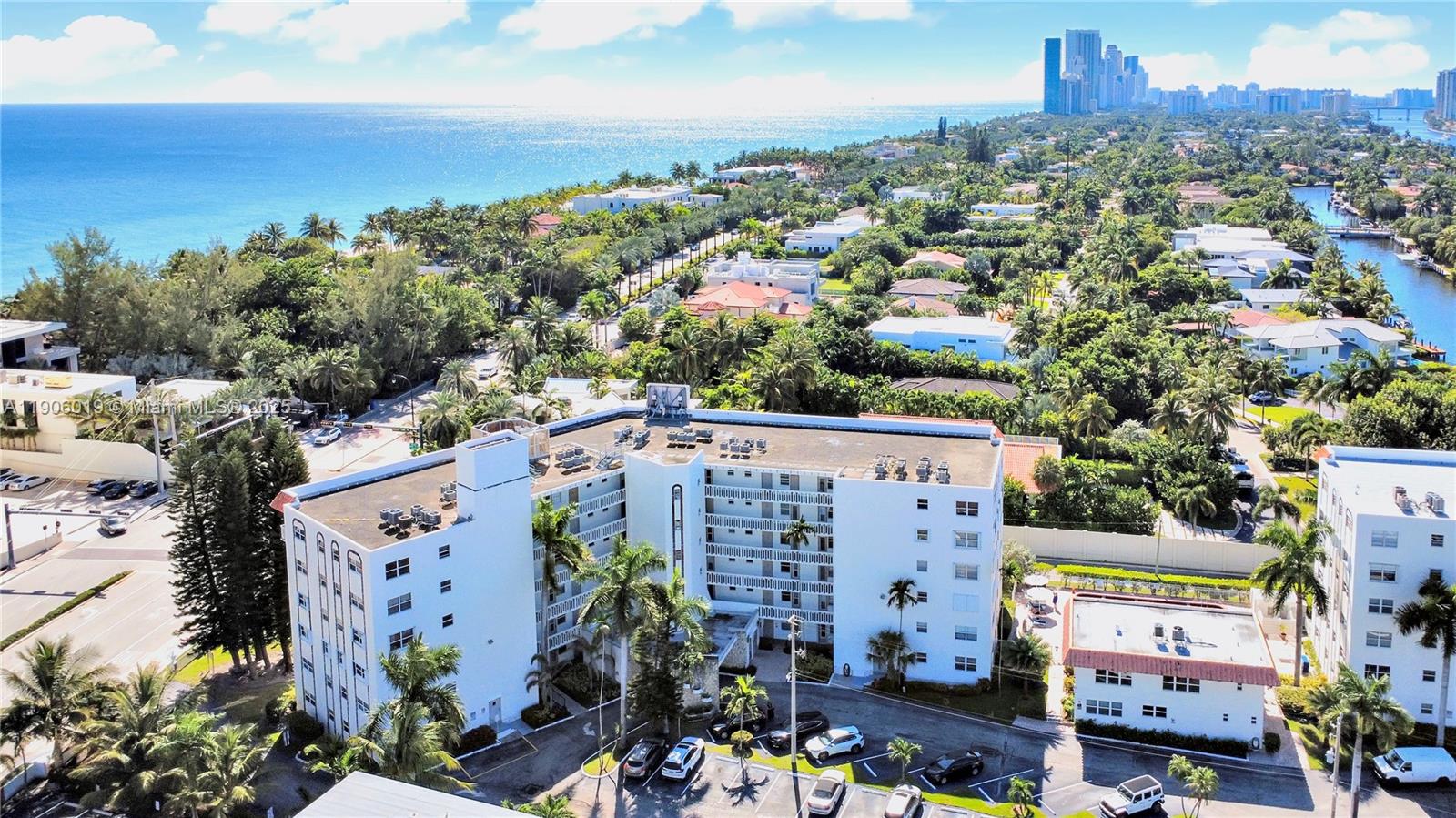 GOLDEN VIEW CONDO - Residential