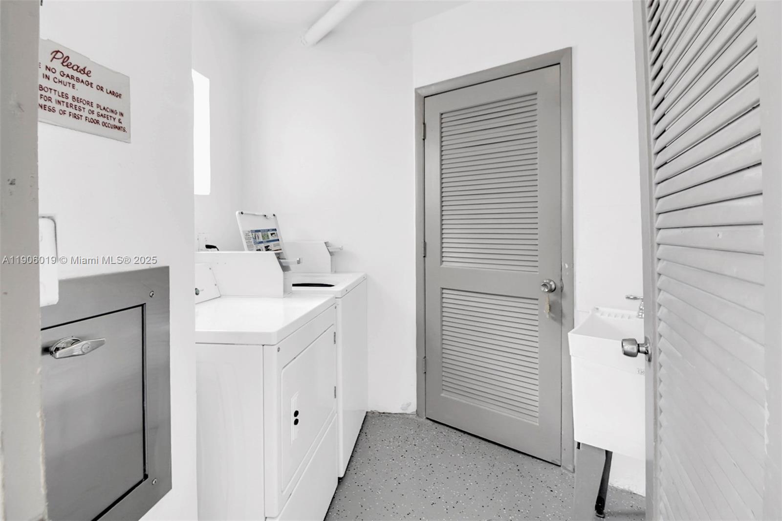 GOLDEN VIEW CONDO - Residential