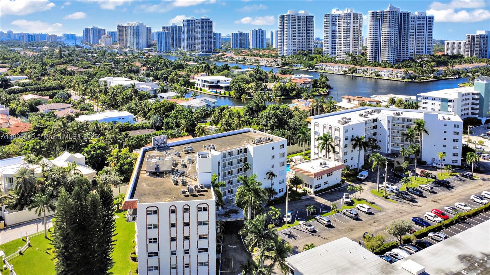 GOLDEN VIEW CONDO - Residential