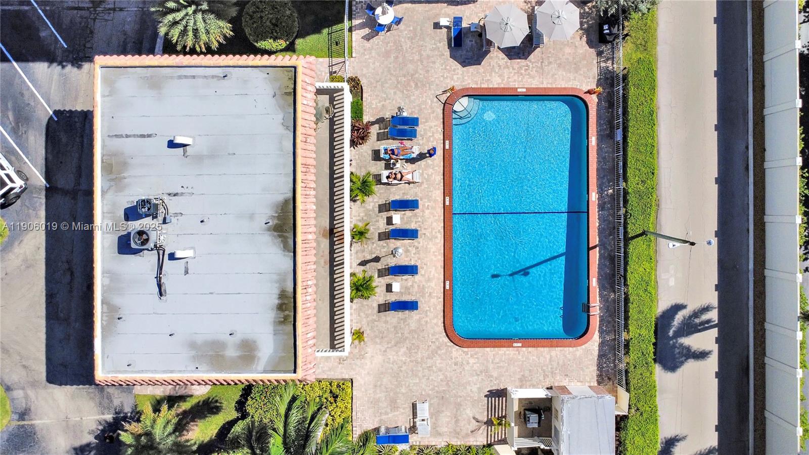 GOLDEN VIEW CONDO - Residential