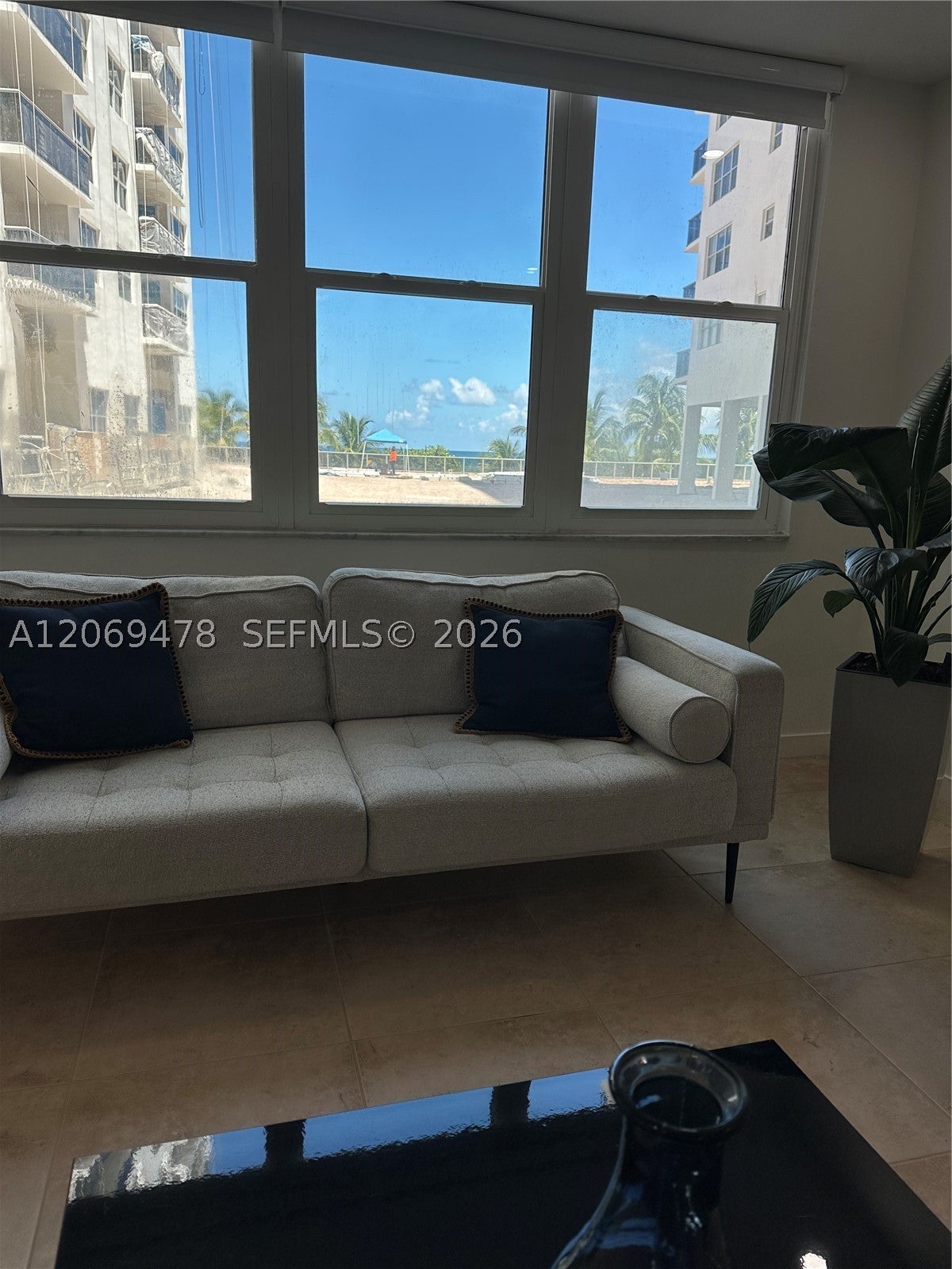 6039 Collins Ave 310