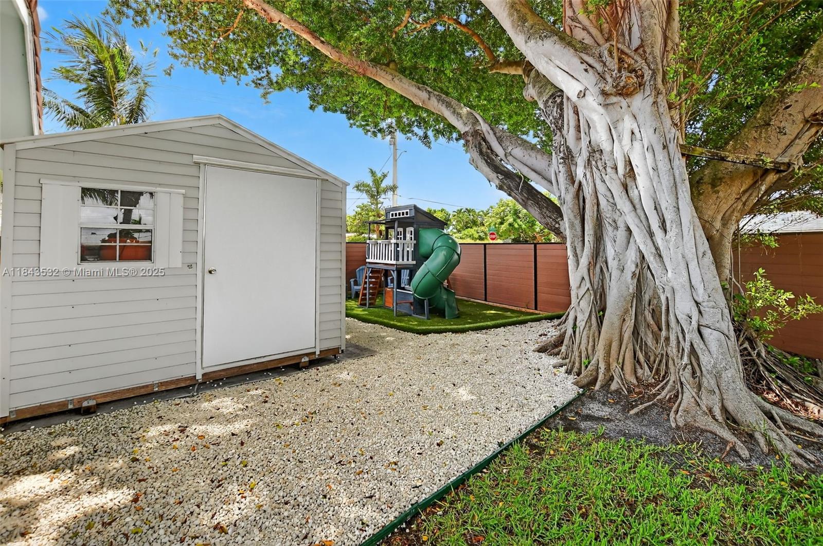 COVE 5TH SEC - Residential