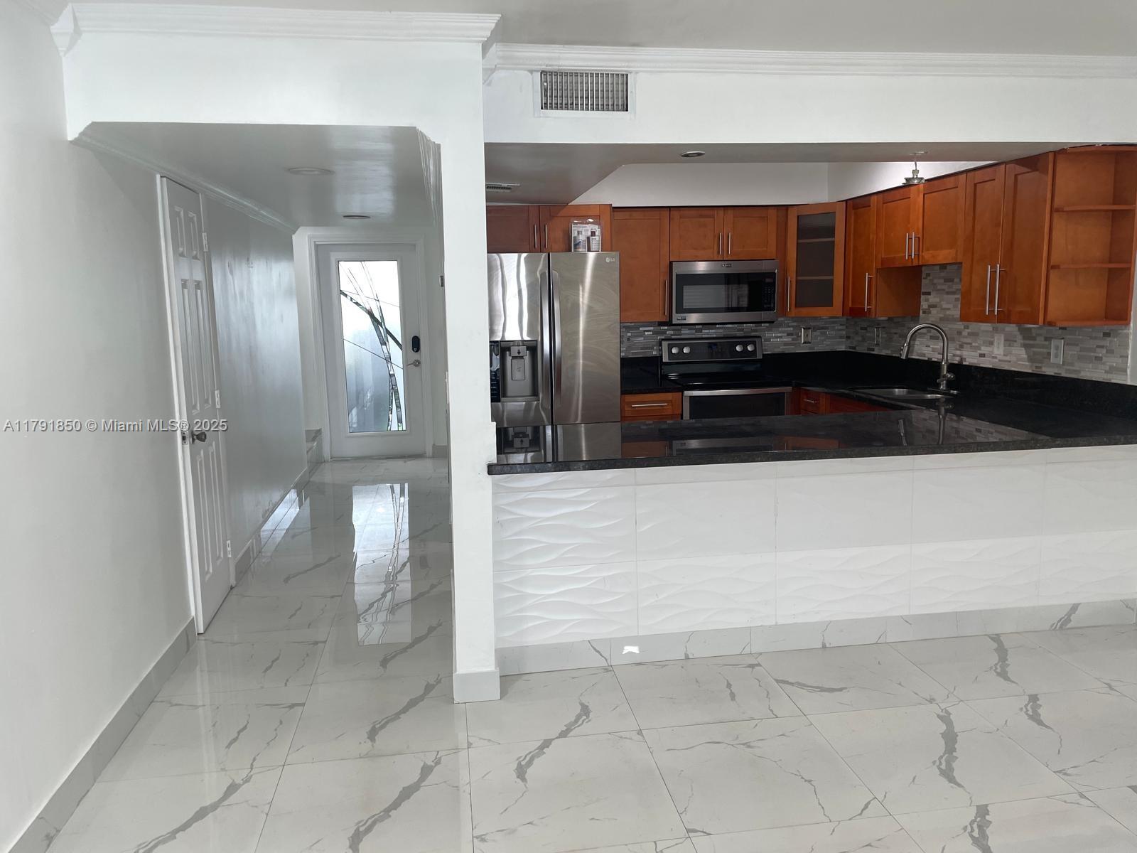 1840 W 73rd Pl 1840