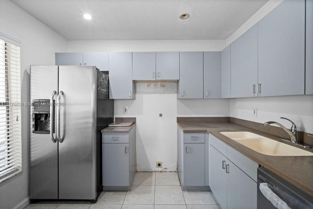 PIERPOINTE ONE CONDO I - Residential Lease
