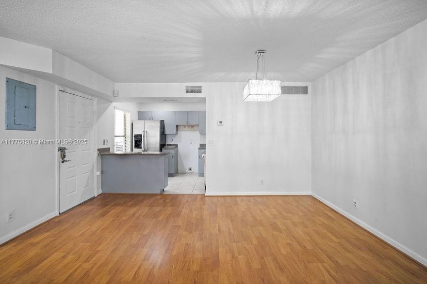 Welcome to this inviting 2-bedroom, 2-bathroom condo in the heart of Pembroke Pines! Featuring an updated kitchen and bathrooms, this vacant unit is move-in ready!
Conveniently located near top rated schools, shopping centers, and hospitals, this home offers both comfort and accessibility. Don't miss out on this fantastic rental opportunity! On Supra