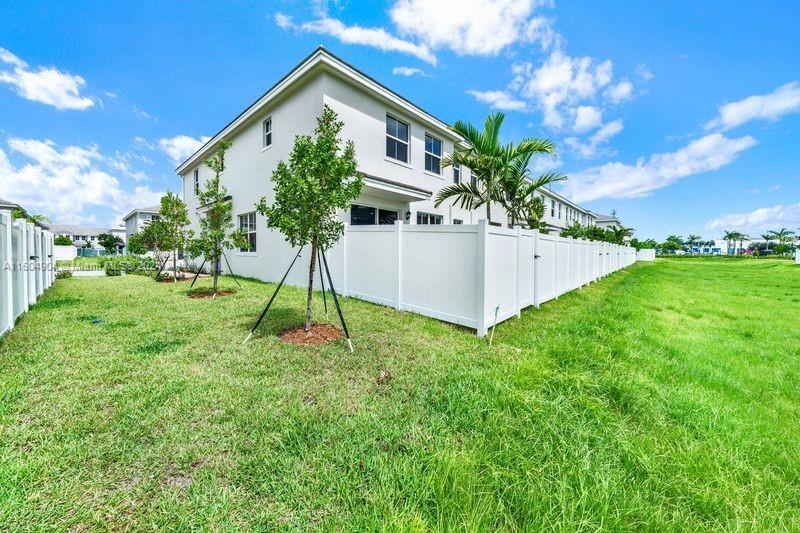 MERRICK SQUARE - Residential Lease