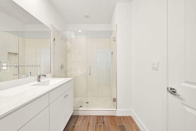 MERRICK SQUARE - Residential Lease