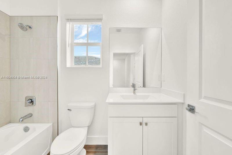 MERRICK SQUARE - Residential Lease