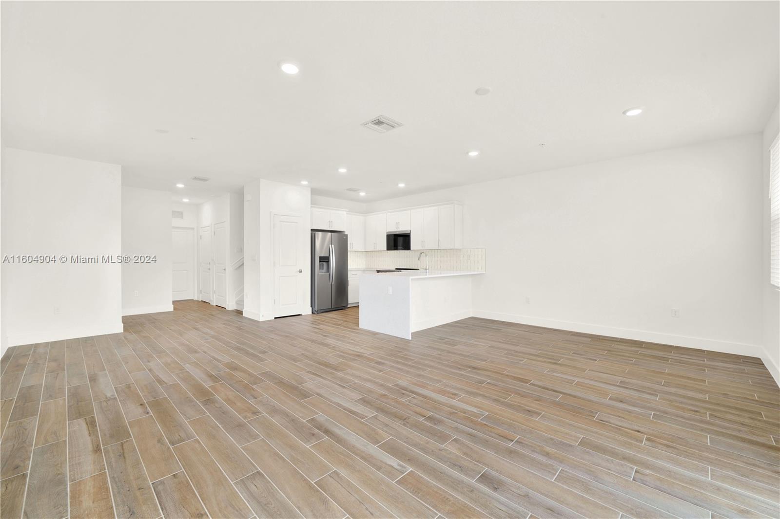 MERRICK SQUARE - Residential Lease