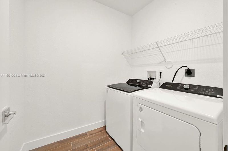 MERRICK SQUARE - Residential Lease