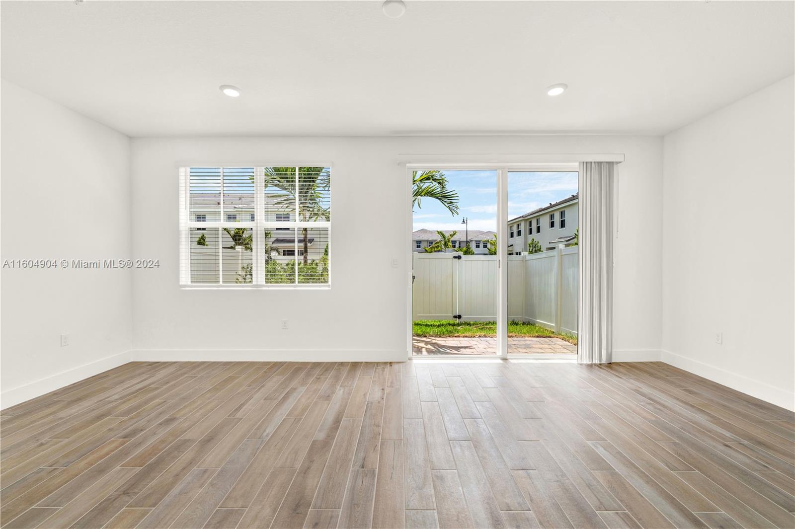 MERRICK SQUARE - Residential Lease