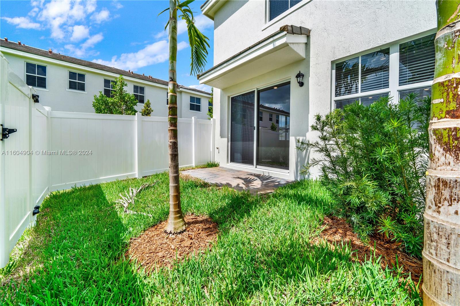 MERRICK SQUARE - Residential Lease
