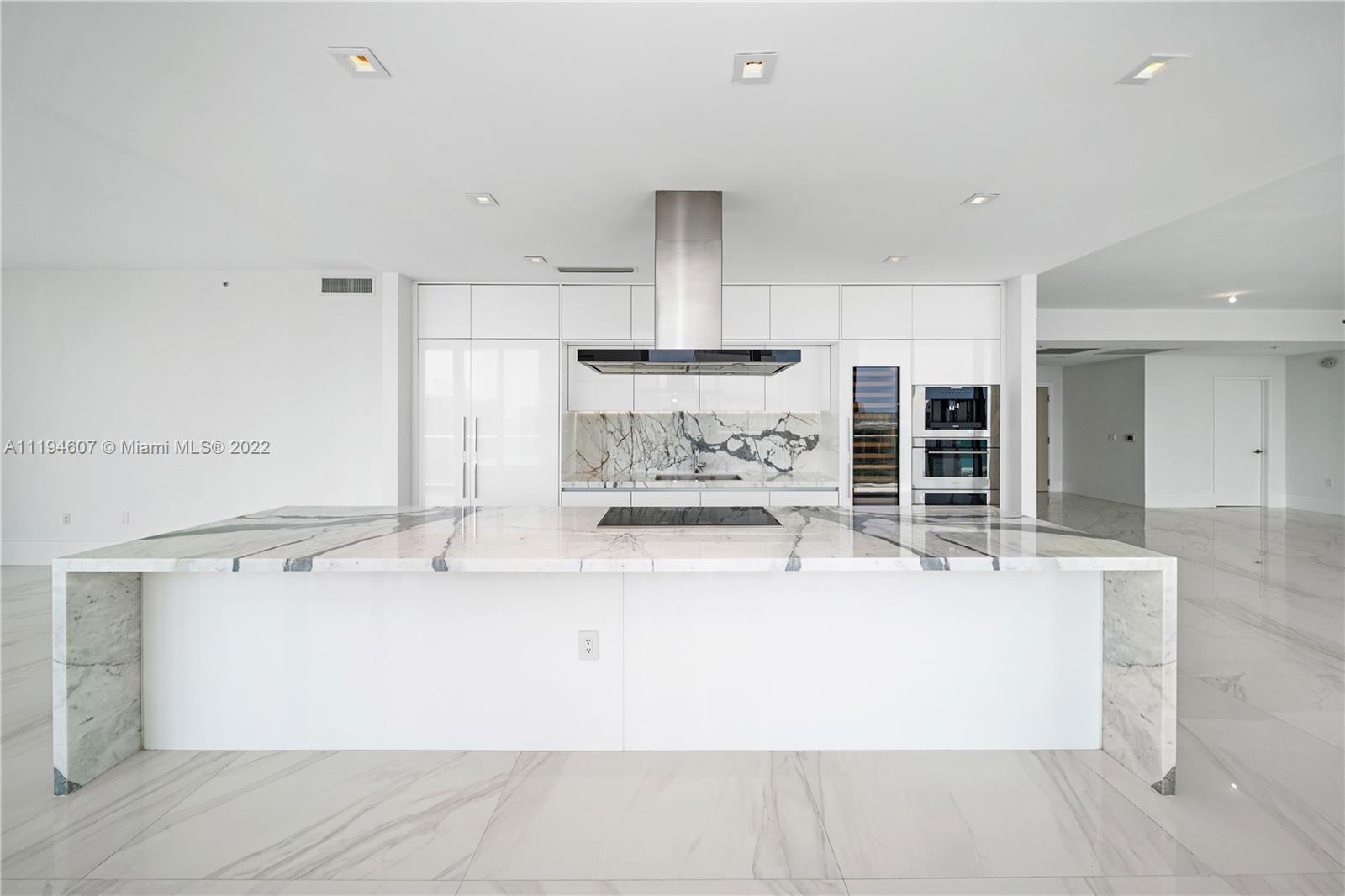 PARQUE TOWERS CONDO - Residential