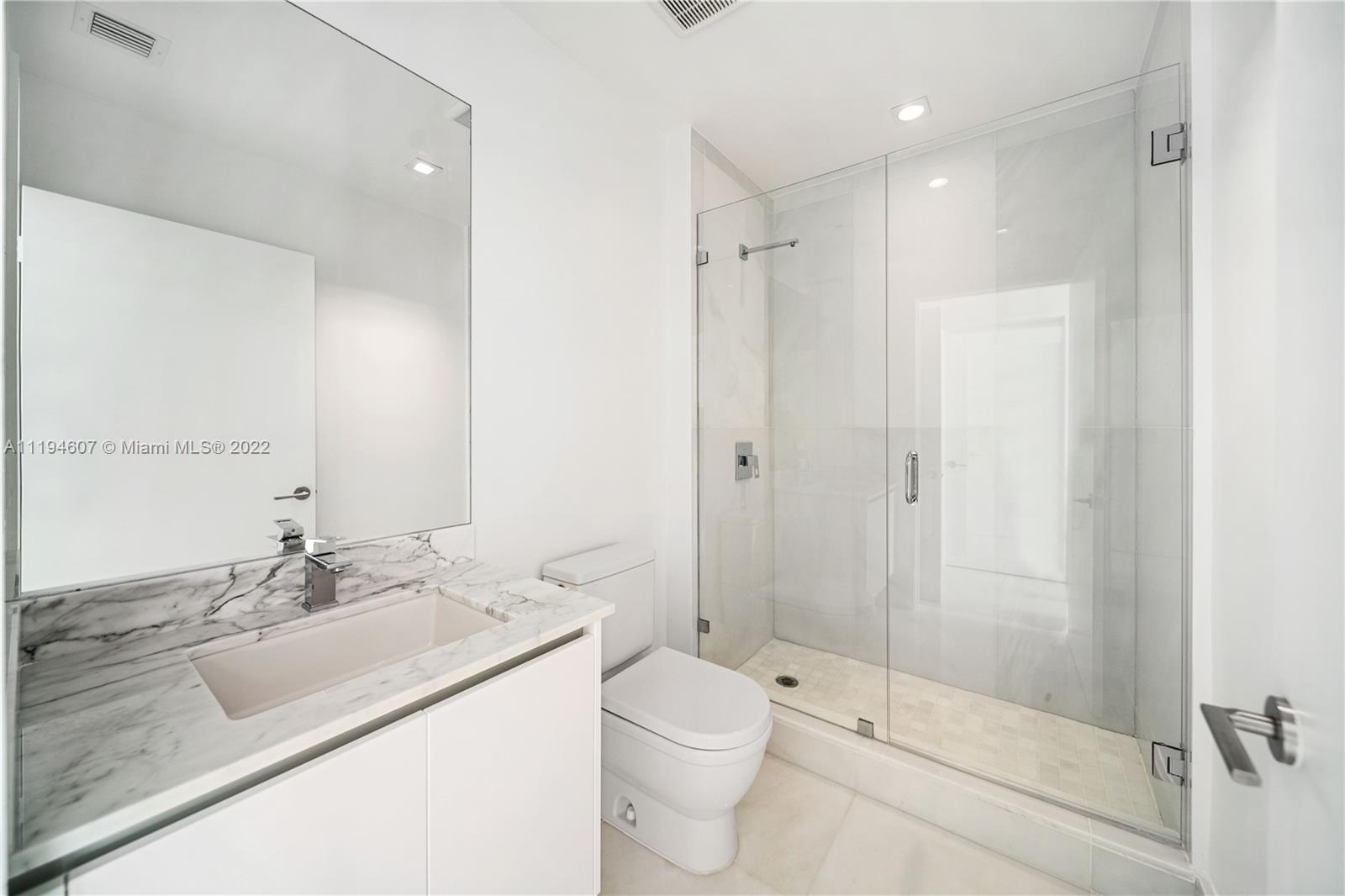 PARQUE TOWERS CONDO - Residential