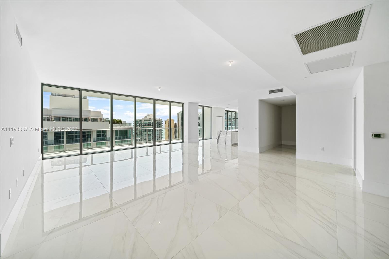 PARQUE TOWERS CONDO - Residential