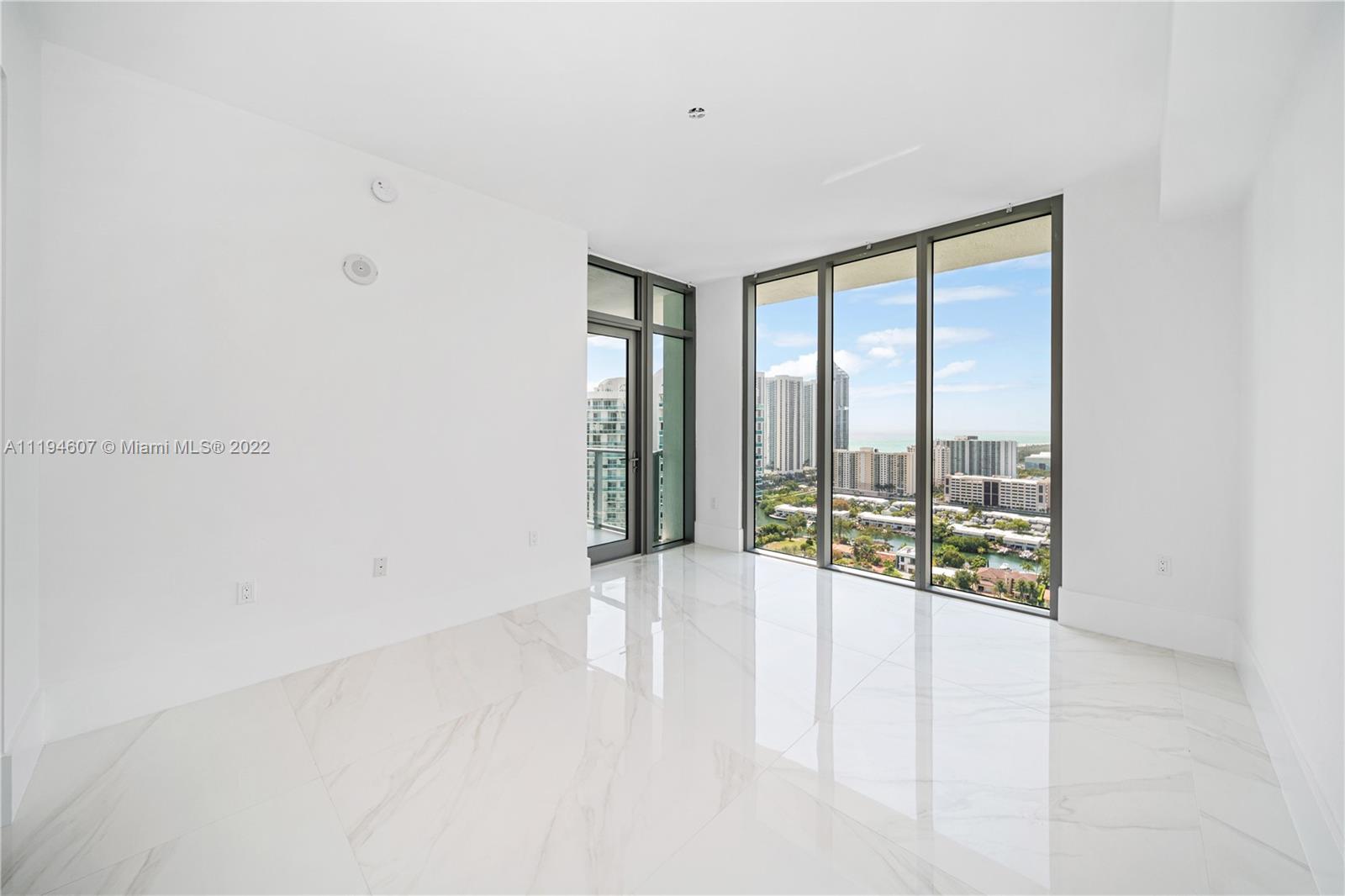 PARQUE TOWERS CONDO - Residential