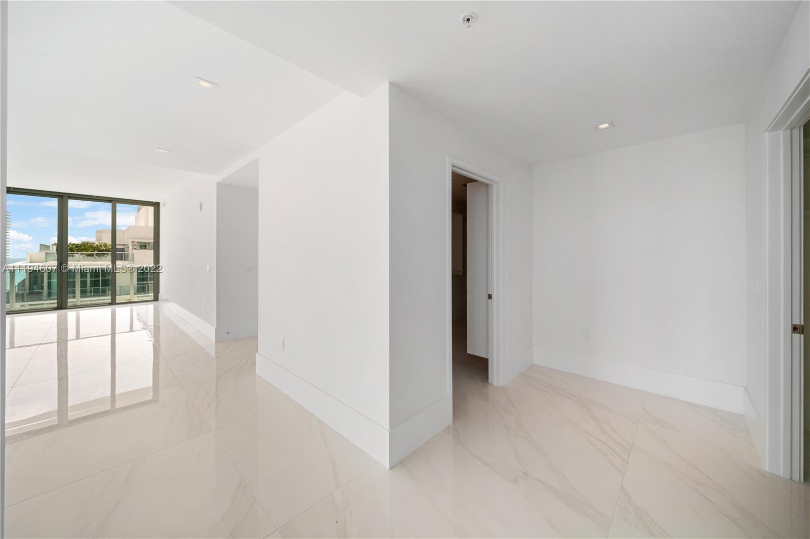 PARQUE TOWERS CONDO - Residential
