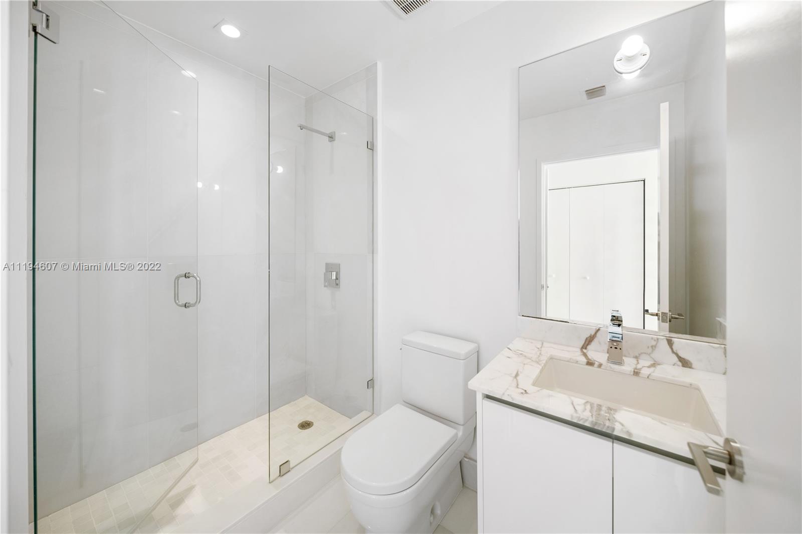 PARQUE TOWERS CONDO - Residential